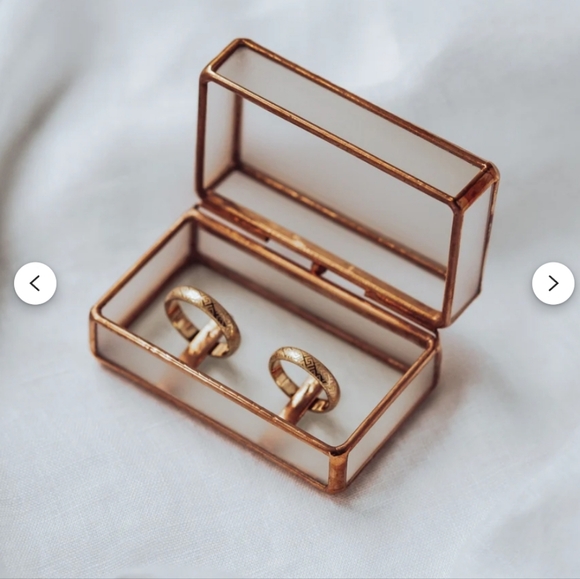 Glass Ring Box - Picture 2 of 7